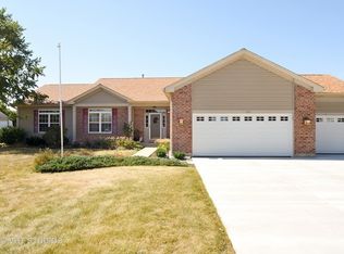 8773 Sonoma Trl, Spring Grove, IL 60081