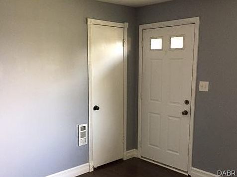 4th image of 145 Bayview Ave