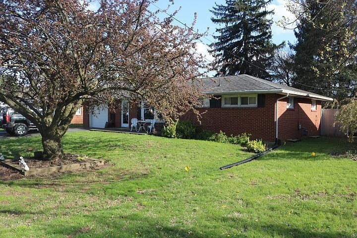 1st image of 4 Dixie Dr