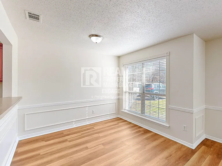 404 Truman Arlington — Photo 12