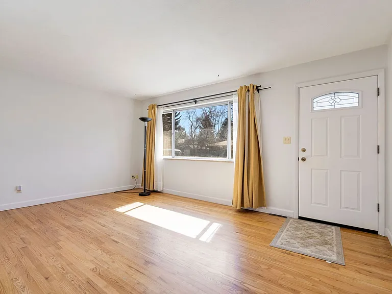 404 Cornell Ave — Photo 5