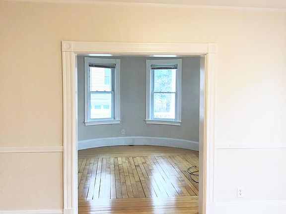 3rd image of 290 Whitwell St #1F
