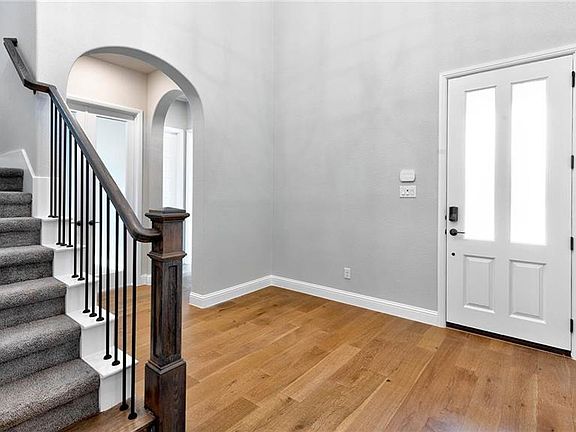 2nd image of 1708 Hollyhock Dr