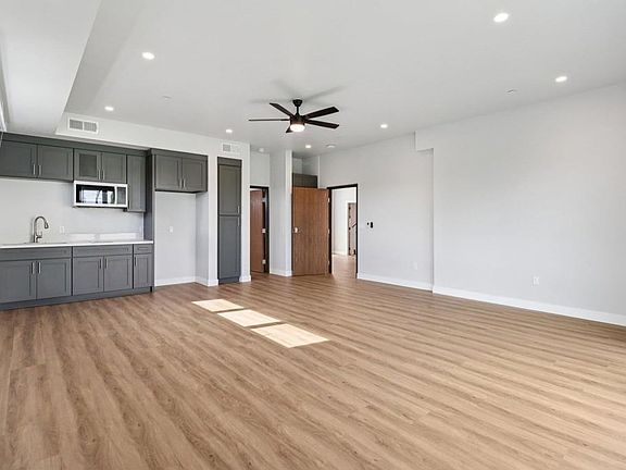 4th image of 139 Almond St
