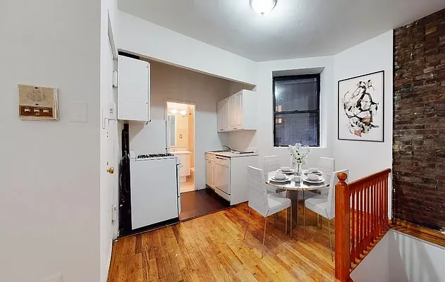 Rented by Emerson Realty NY LLC | media 5
