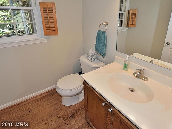 5th image of 15496 Cliffview Dr