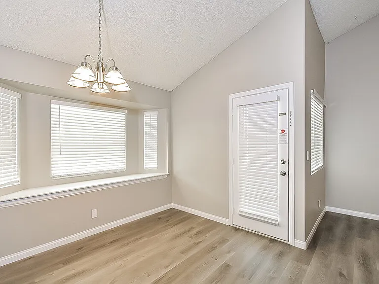3316 Sturbridge Cir — Photo 5