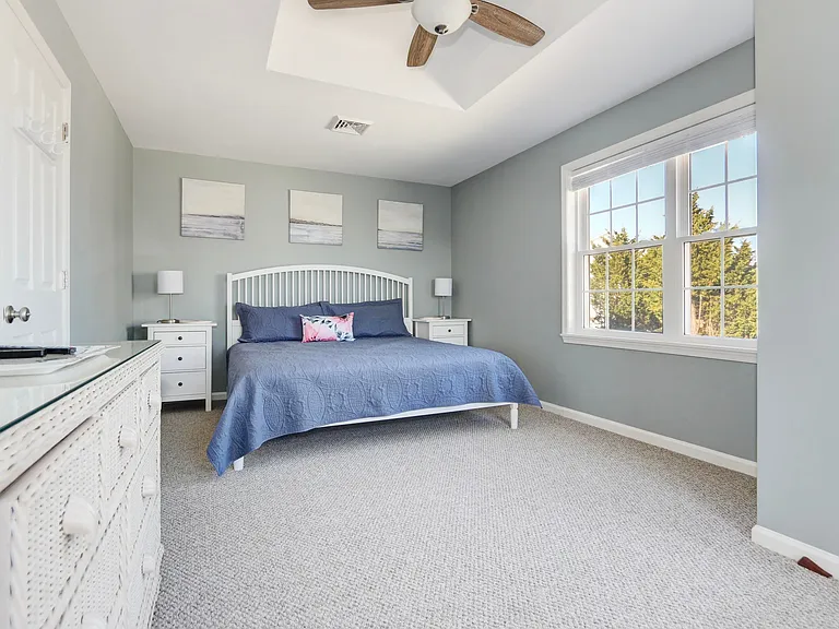 29 Ocean Dr W — Photo 16