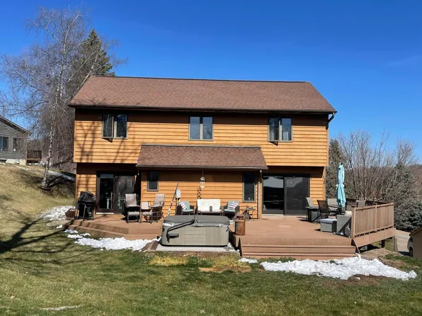 531 Jonathan Ln, La Crescent, MN 55947