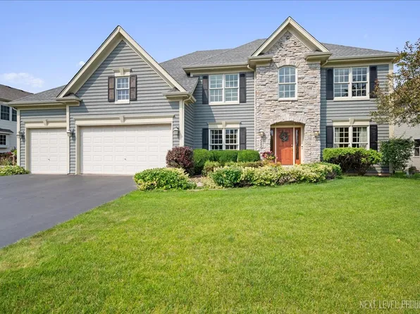 2383 Bainbridge Blvd, West Chicago, IL 60185