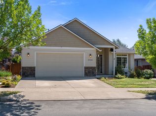 37120 Goldenrain St, Sandy, OR 97055