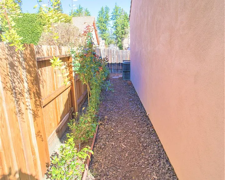 8 Constantine Ct — Photo 23