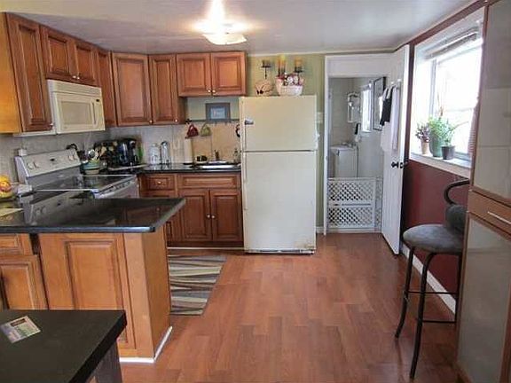 5th image of 123 NE 29th St