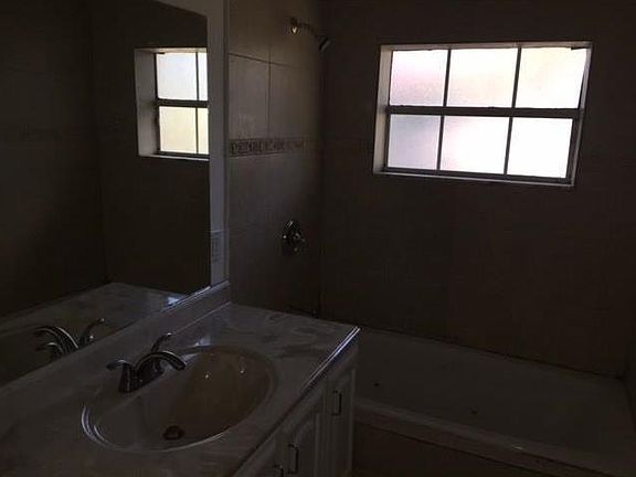 5th image of 10403 NW 10th Ct