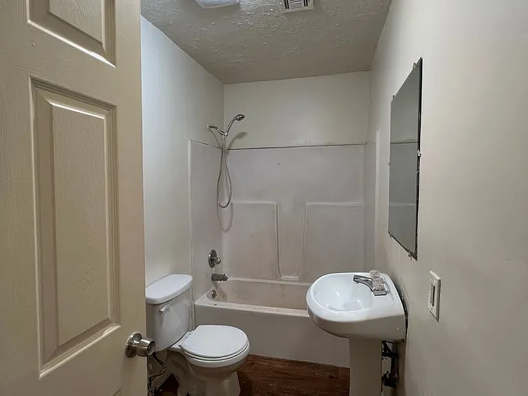 2085 Speigle St — Photo 8