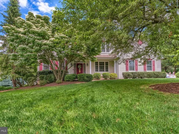 6 Edward Dr, Avondale, PA 19311