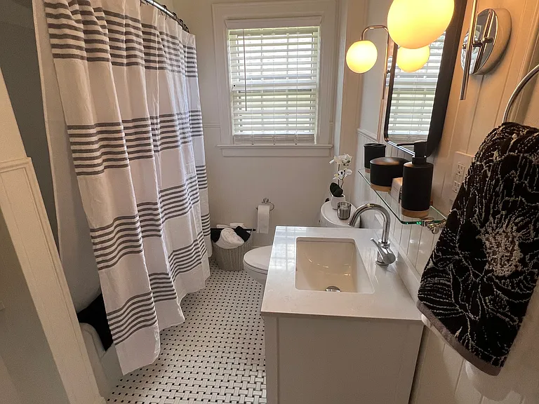 427 N Battin Ave — Photo 50