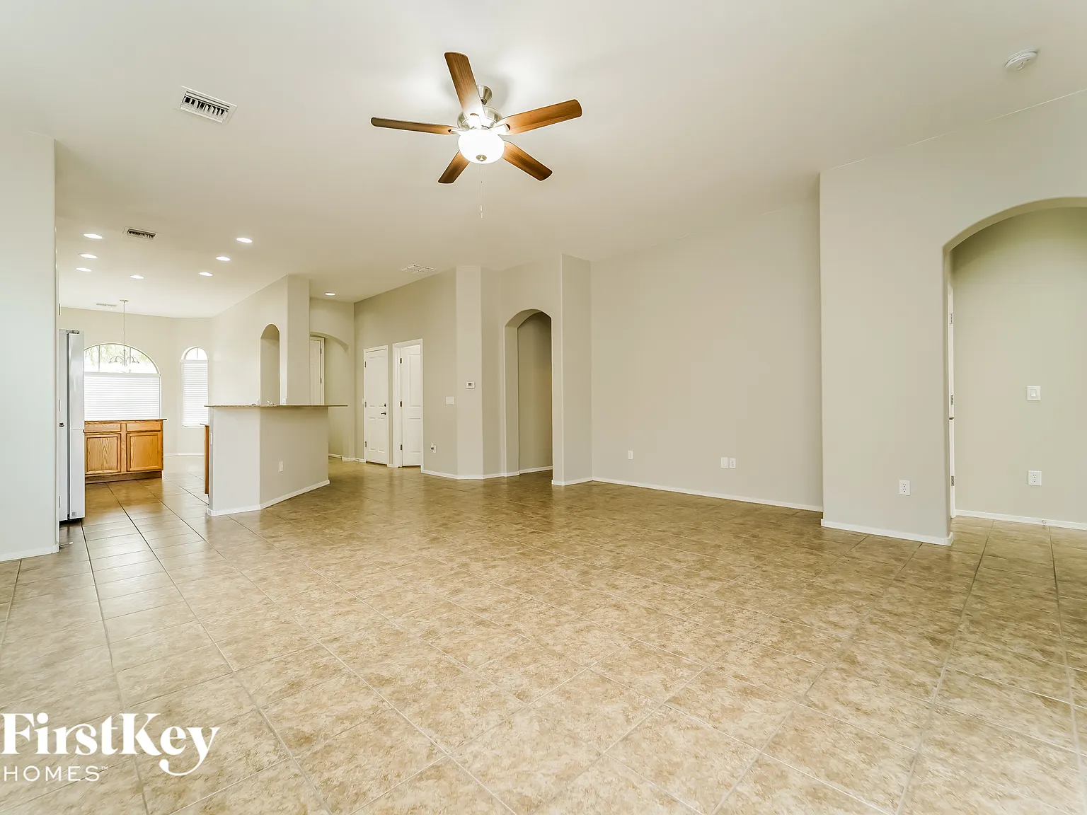 3 bed, 2.0 bath, 1633 sqft, $2,435 — Photo 2