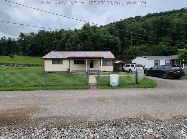 62 Stone Hill Dr, Miami, WV 25134