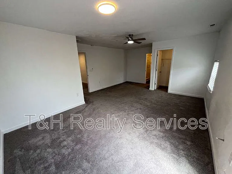 210 N Keystone Ave — Photo 20