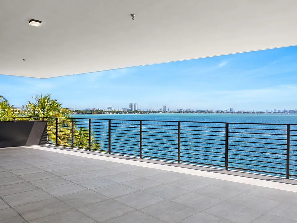 1930 Bay Drive Level Un #2