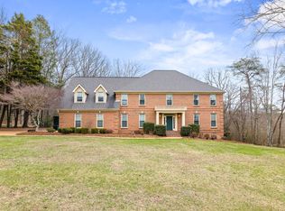 57 Middle Creek Rd, Signal Mountain, TN 37377