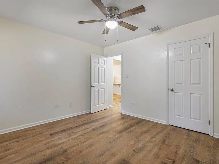 2556 Panther Creek Rd #B — Photo 15