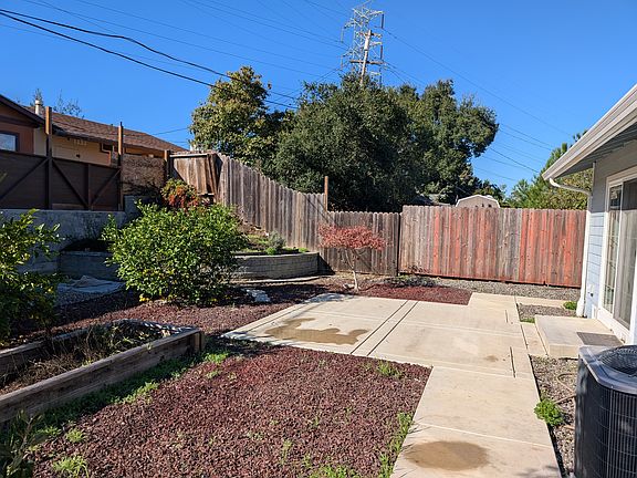 3rd image of 245 Grapewood Dr