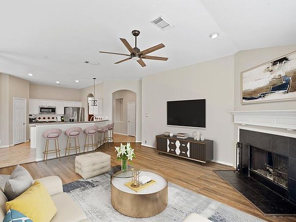 4th image of 2306 Foster Leaf Court