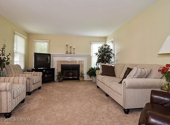 2nd image of 289 Green Knoll Ln