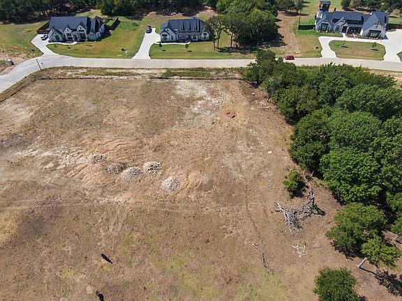 3rd image of 24 Val Verde Ln