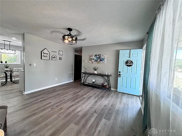 90 Brent Dr — Photo 5
