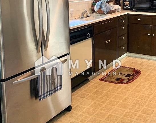 3rd image of 2065 Casa Mia Dr