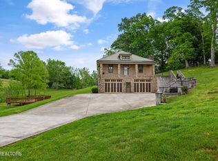 113 Columbus Dr, Lenoir City, TN 37771