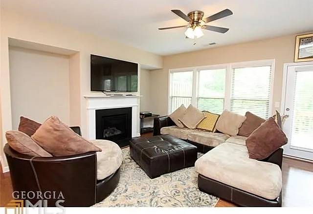 4145 Hammond Bridge Dr — Photo 4