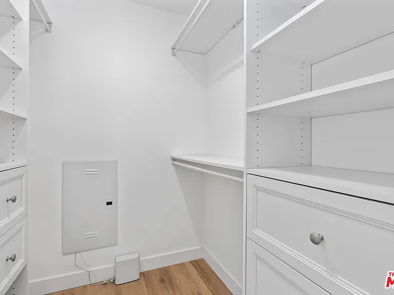 1060 S Bronson Ave #1 — Photo 14
