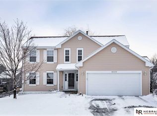 16005 R St, Omaha, NE 68135