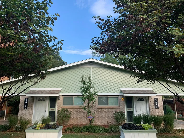 4618 N Harvey Pkwy — Photo 32