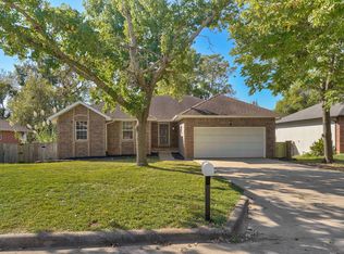 2366 W Rockwood St, Springfield, MO 65807
