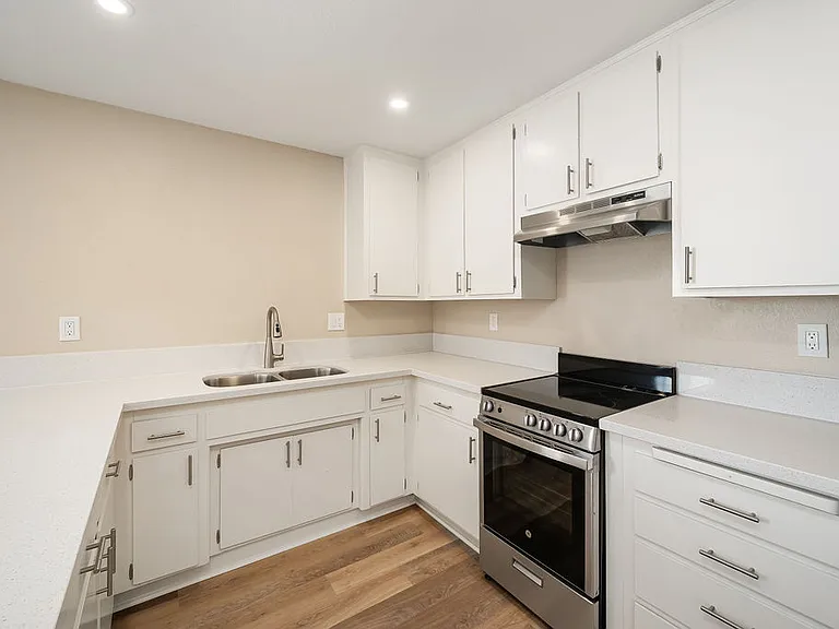241 Ocean View Ave #O — Photo 7
