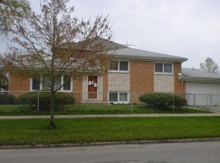 8033 Long Ave, Burbank, IL