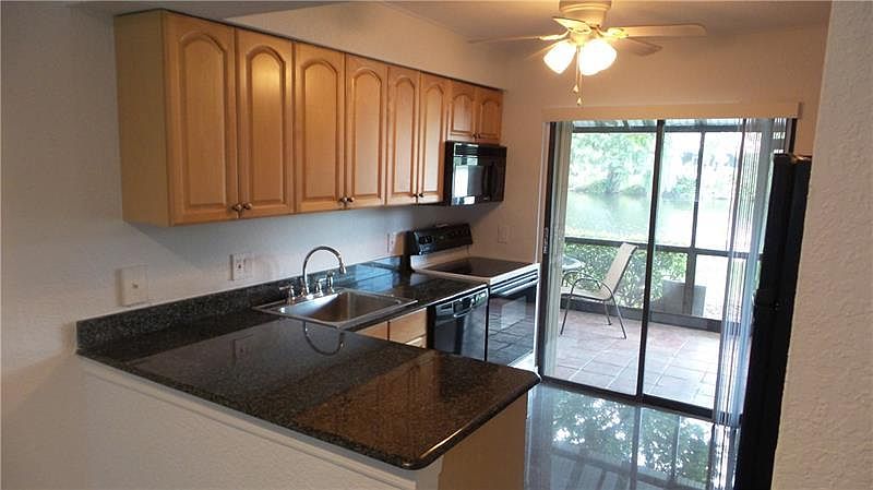 1st image of 226 Wimbledon Lake Dr