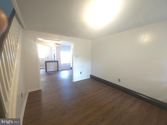 5th image of 428 Croyden Rd