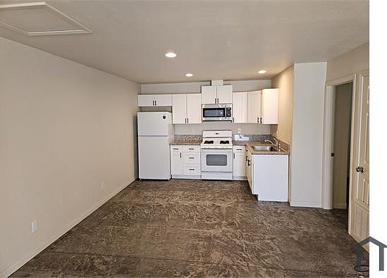 1st image of 426 N Carlton Ave #2
