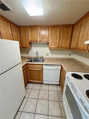1 bed, 1.0 bath, 700 sqft, $1,000 — Photo 3