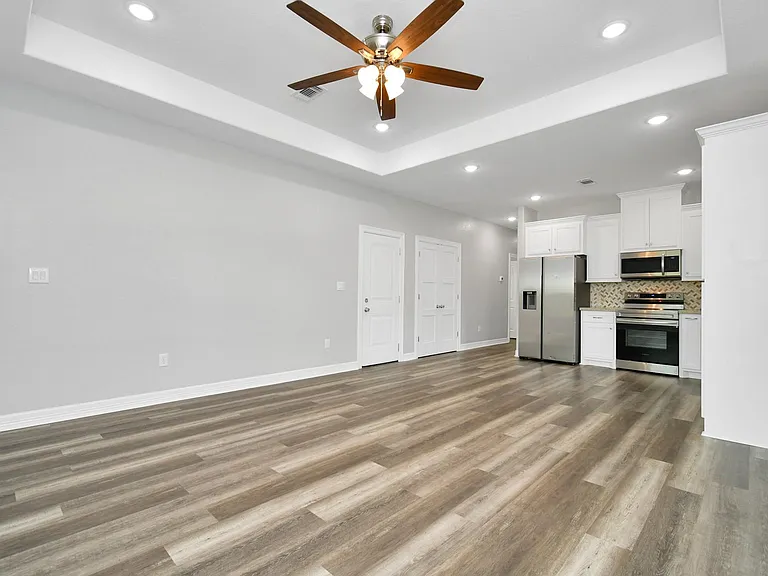 701 S Morgan St — Photo 5