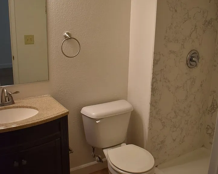 1037 Eisenhower Way — Photo 10