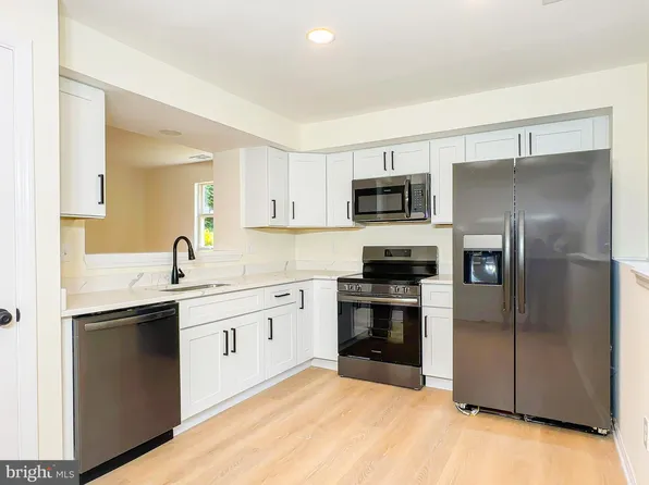 221 Red Jade Dr #9-1, Upper Marlboro, MD 20774