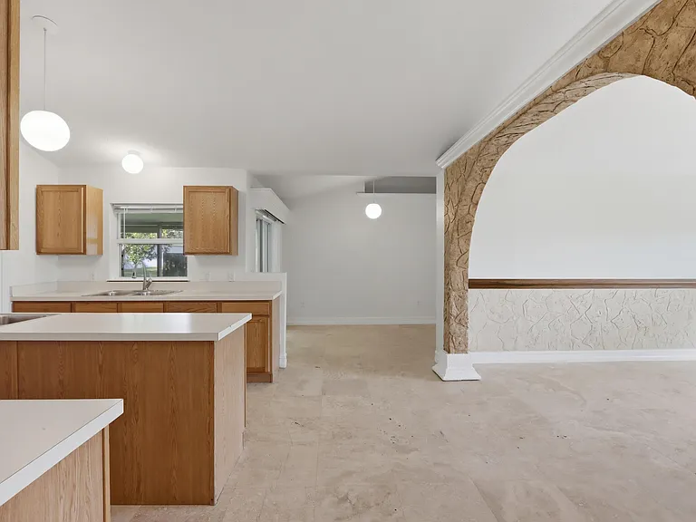 3124 SW Armucher St — Photo 10