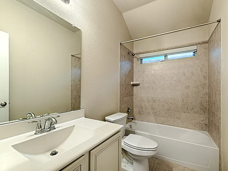 2805 Leslie Ln — Photo 8